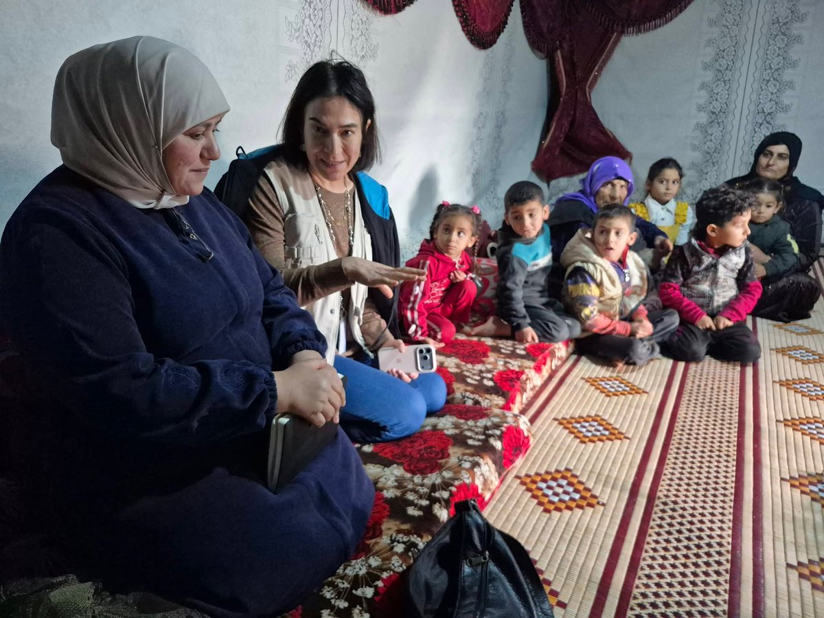 A field visit to a camp in northern Syria to assess needs
Accompanying a UNICEF delegation, to observe the conditions of displaced families and assess their needs
and to strengthen joint efforts to improve the situation of displaced people and respond to their needs.