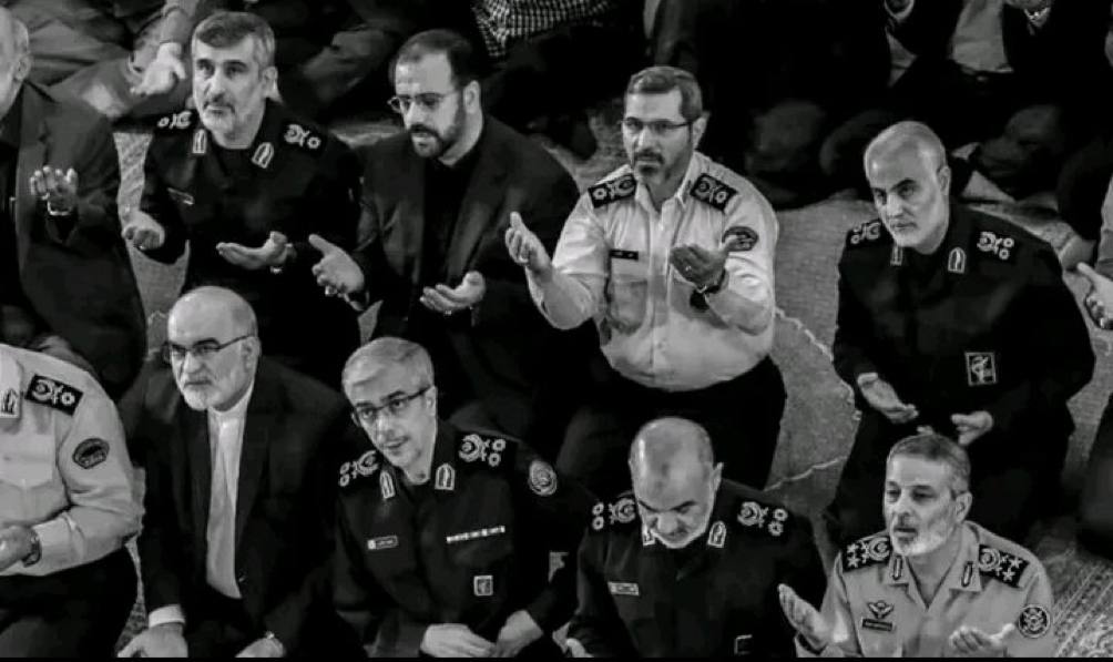 الشيعة منتصرون،
ولو اجتمع الشرق والغرب كلّهم ضدّهم.
هذا وعدُ الله…
كلمةٌ نهائيّة وما إلها رجعة.