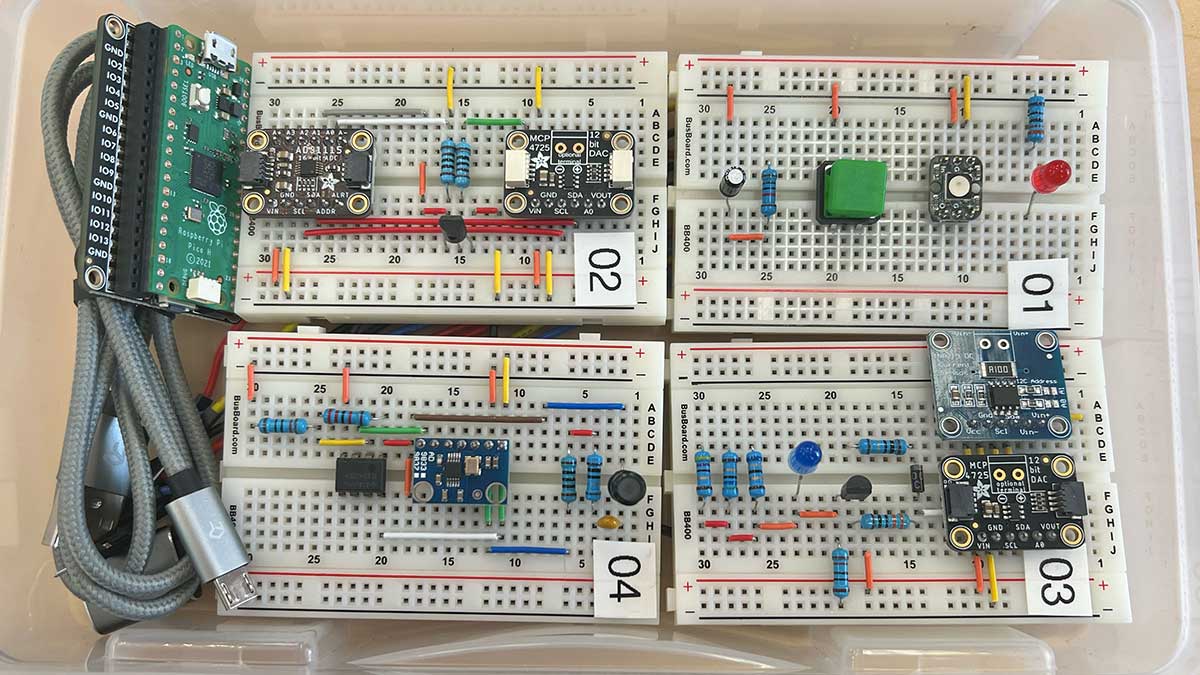 Daniel Kowal ’27 and Audrey Day ’27, both mechanical engineering students, were selected to participate in a competitive Mini-Semester at the Brookhaven National Laboratory. ⚙️

Check it out here: news.hofstra.edu/2026/01/27/stu…