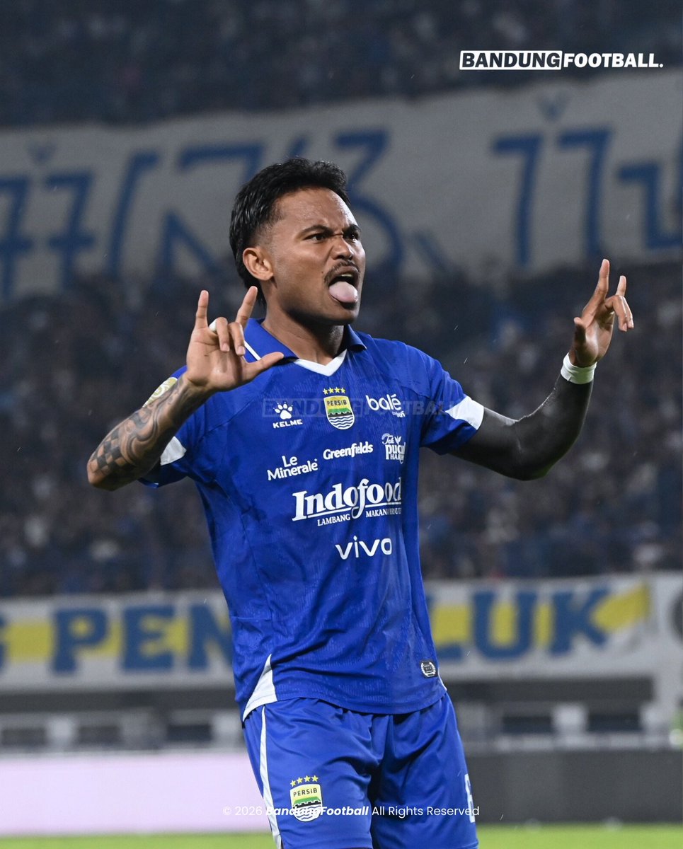 bandungfootball's tweet photo. KASIH PAHAAAAAM!!! THIS IS BANDUNG!!!!!

#BandungFootball #BFCOM #Persib #Bobotoh #PersibDay https://t.co/mnlJaLNJcb