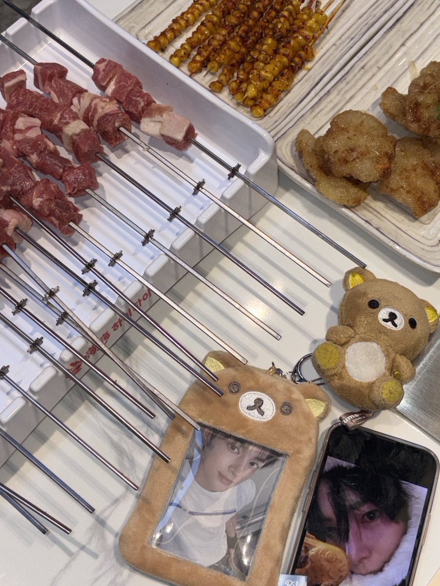 caxeei's tweet photo. 적당히론배가차지않아🦛🦛 https://t.co/72pZsrEbyR