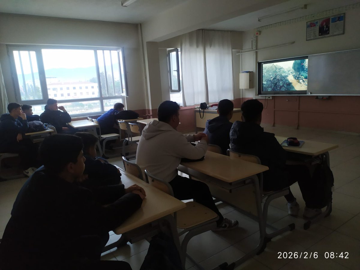 6 Şubat 2023 depreminin yıl dönümünde kayıplarımızı anmak için öğrencilerimizle birlikte pano hazırladık, sınıflarımızda deprem konulu belgesel izledik.
Kaybettiğimiz vatandaşlarımızı rahmetle anıyor, bir daha böyle bir yıkım yaşamamayı diliyoruz.

<a href="/Aydin_MEM/">Aydın İl Millî Eğitim Müdürlüğü</a>
<a href="/CineIlce/">Çine İlçe Milli Eğitim</a> 
<a href="/osomatca/">Osman Serdar OMATÇA</a>