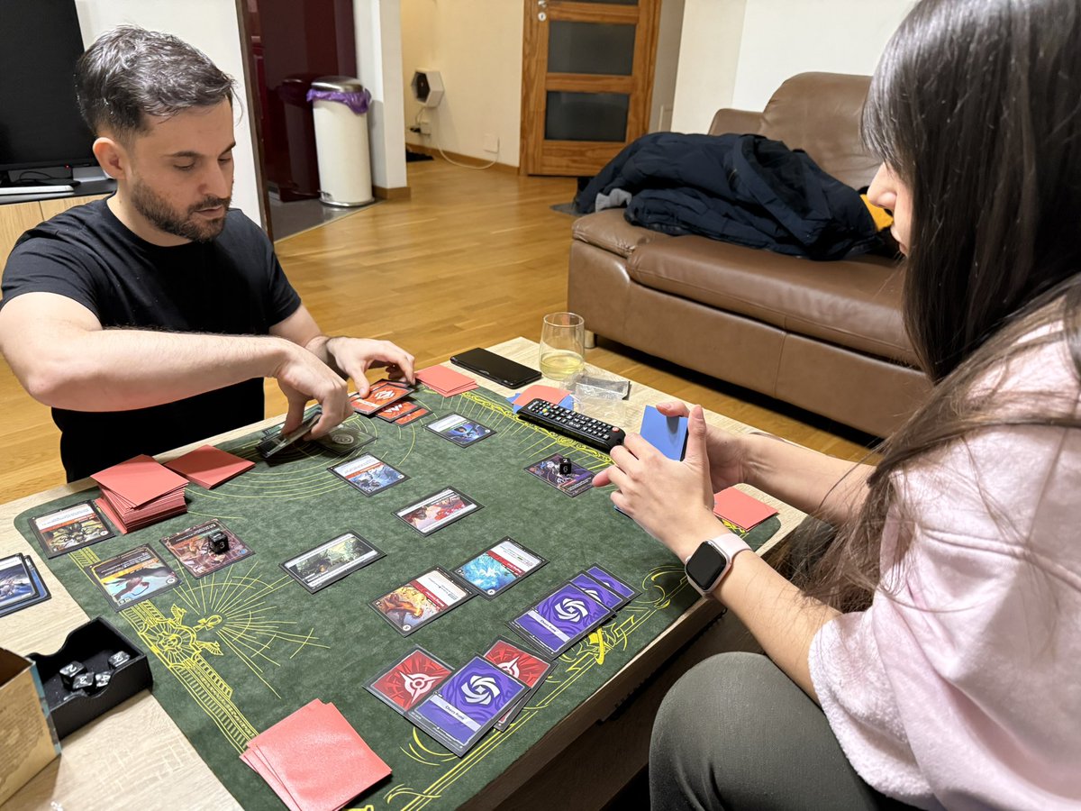 Spreading the greatness, it’s time for Spaniards to pick it up
<a href="/MegaMogwai/">Mogwai</a> 
<a href="/shermie_cos/">Shermie</a> 
#Riftbound