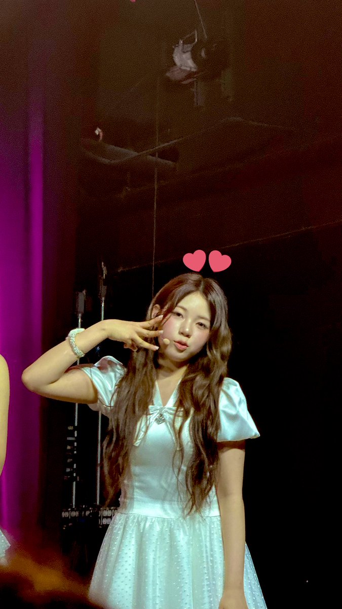 Jiuviolegrace's tweet image. #OHYOONA ❤️ cutiee 

#UNIS #유니스 #UNISinUSA #EVERLASTTOUR