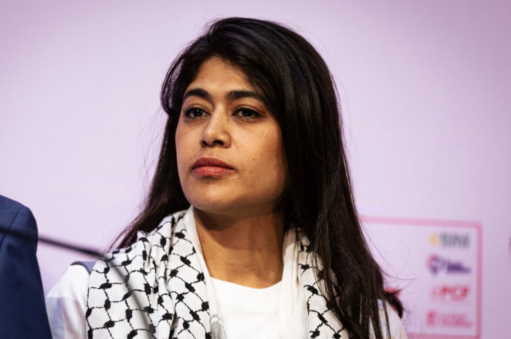 J’ai l’honneur de vous annoncer que l’association <a href="/LEA_Antiracisme/">LÉA | Lutte pour l’Égalité dans l’Antiracisme</a> signale au procureur de la République le dernier message de l’eurodéputé <a href="/RimaHas/">Rima Hassan</a> dans lequel les « sionistes » sont comparés aux nazis et présentés comme un ennemi à combattre « jusqu’à la dernière goutte de sang