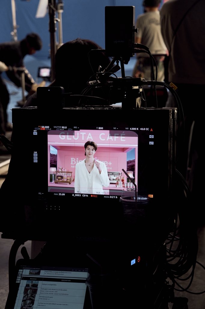BioActiveTH's tweet photo. แอบเอามุมน่ารักๆ มาให้ดู พรีเซนเตอร์ของเราตั้งใจมาก🩷

#BioActivexMeennicha 
#ConcentratedLiquidGluta
#BioActiveplus #BioActiveTH https://t.co/YCdAKJGEPC