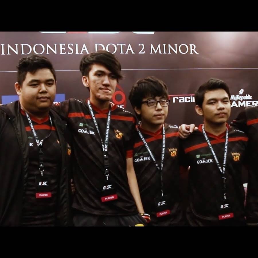 Adi dan Xepher itu ibarat abang-abangan dota di Indonesia, bahkan Asia Tenggara tahun 2016-2018. 

Adi pos 5, Xepher pos 4. Skill individu  masing-masing luar biasa. Chemistry ga bisa diragukan lagi. 

Masing-masing akhirnya pisah, Adi duluan masuk ke Mobile Legends, juara duluan
