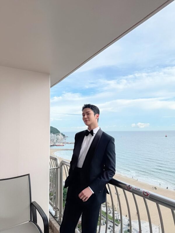 君がいるから生きていける…

ありがとう

私もロウンがいるから
生きていける

タキシードの似合う男が好きなのよね

#ROWOON #ロウン #로운