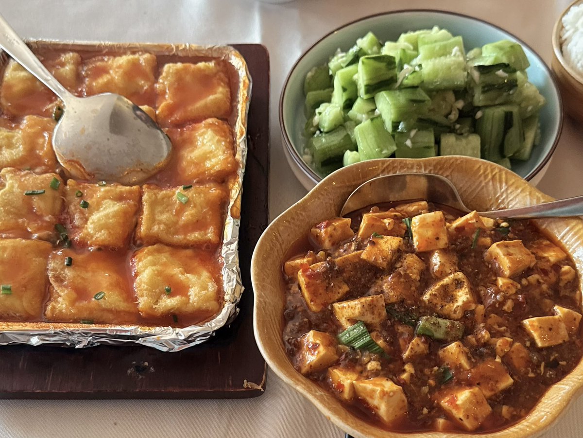 상해 끼니 기록
타래로 좀 남겨 볼게요
매우 개인적인 후기이니 참고만 하시길..