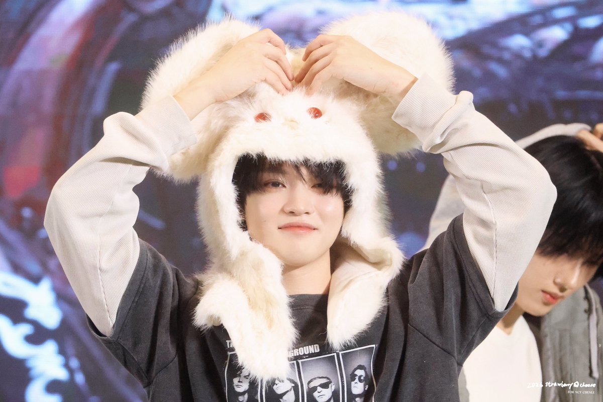 Strawberry_CL_'s tweet photo. 260206 🫶🏻🫶🏻🫶🏻🫶🏻
#천러 #辰乐  #CHENLE #NCTDREAM https://t.co/IZbPRzW8H5