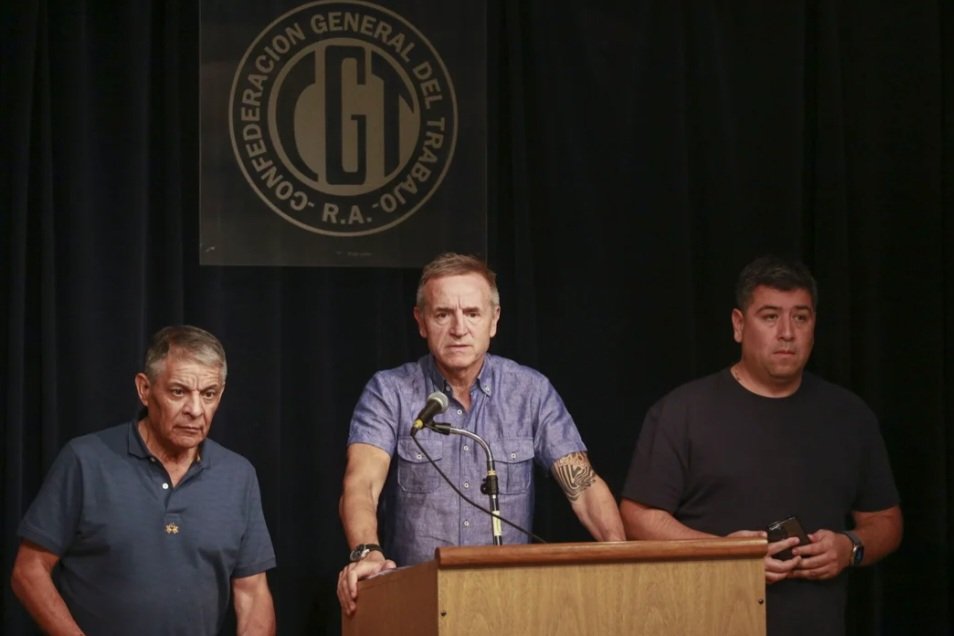 #Sociedad | La CGT define su plan de lucha frente al avance de la reforma laboral en el Sena

Noticia completa: elsolnoticias.com.ar/la-cgt-define-…