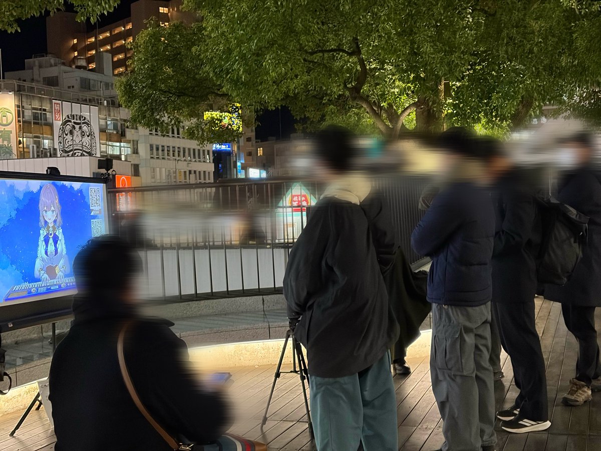 路上ライブお疲れ様でした！！
ふと足を止めてくれた方、遠方から駆けつけてくれたリスナーさん、友達待っている間に聴き続けてくれた方、陽気な学生さんなど沢山ストーリーがありました✨🎹
トラブルもありましたが優しく助けてくれてありがとうございました！
#Ｖストリートライブ #ほしをみあげたよ