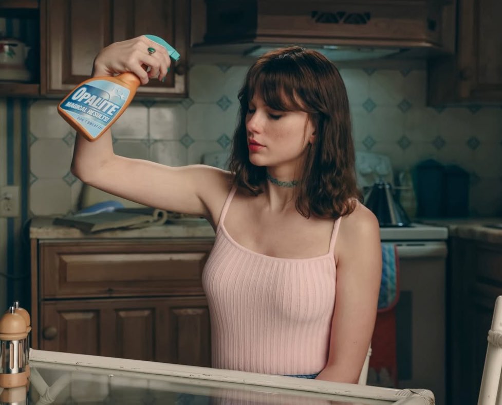 sometimes she’s brunette