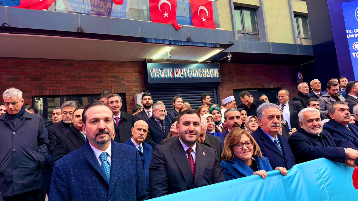 FatmaSahin's tweet photo. Beraber yürüdük biz bu yollarda, beraber ıslandık yağan yağmurda…

📍Osmaniye https://t.co/H3ZJu162Fd