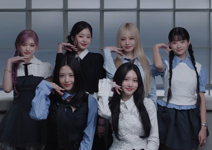 jiwonfeed_'s tweet image. attitude (2025) 🫱🏼‍🫲🏻 bang bang (2026)