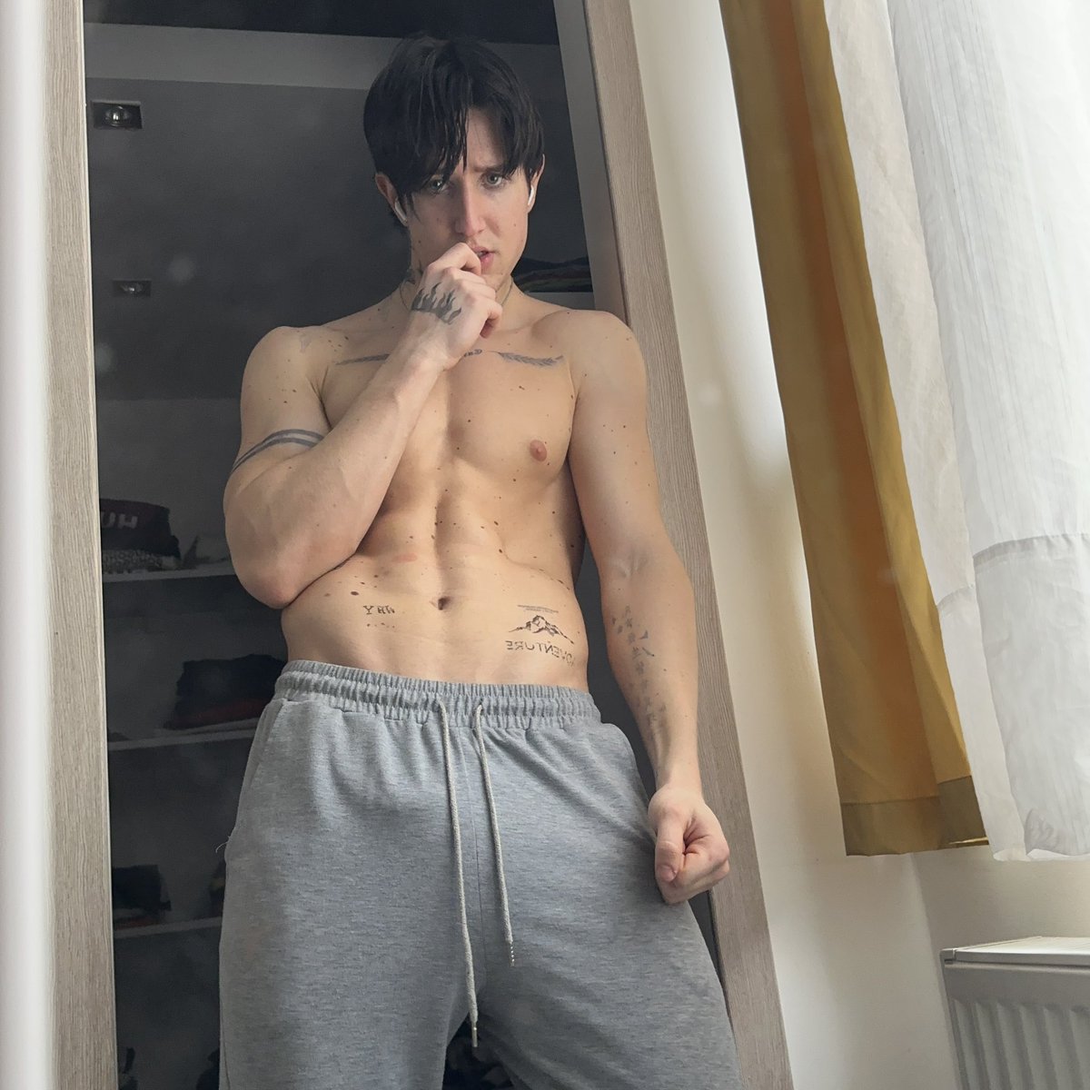 Christian Levine tweet media