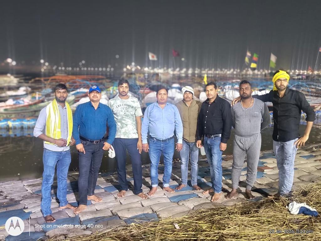 kumarvipinmaury's tweet photo. माघ मेला प्रयागराज संगम 
#kumarvipinmaury https://t.co/yEICVfeZ1k