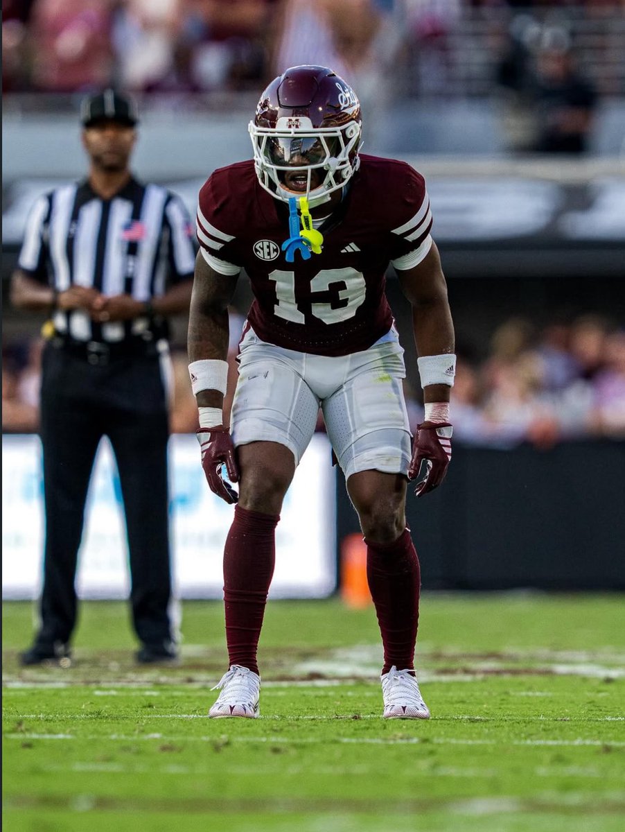 Extremely Blessed To Have Earned An Offer From Mississippi State University! #AGTG #Hailstate <a href="/CoachCBell26/">Corey Bell</a> <a href="/CoachHarv_/">Evan Harvey</a> <a href="/_CoachDirt/">COACH DIRT💂🏾‍♀️</a> <a href="/1CoachKP/">KP</a> <a href="/MCC_Chiefs/">miami_carolcityfootball</a> @BenjaminRivals <a href="/247recruiting/">247Sports Recruiting</a>