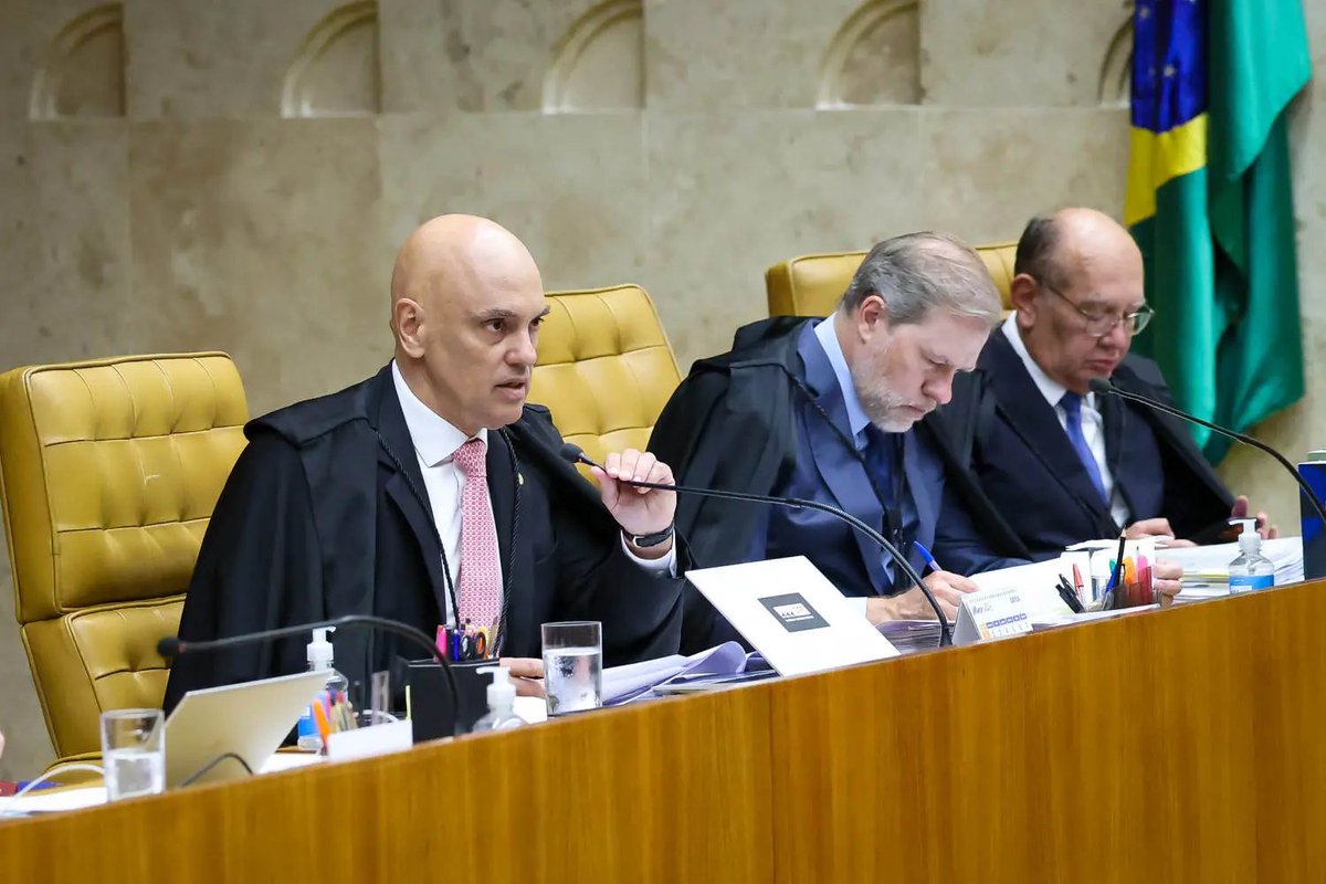 gazetadopovo's tweet photo. Ministros do STF rejeitam código de ética de Fachin, mas julgam juízes com manual da ONU

https://t.co/tRHF23OWMm https://t.co/11FtLTQPLZ