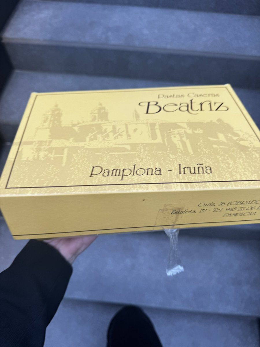 Hija de Reyes tweet media