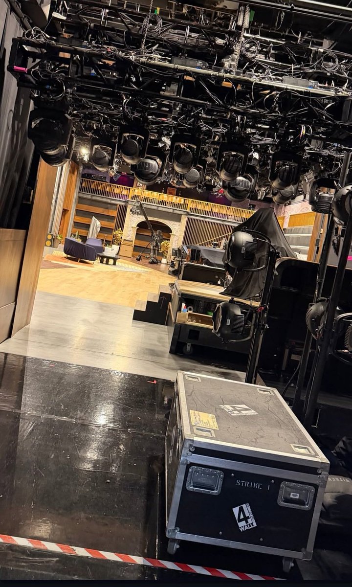 AmyElden's tweet photo. ... 🌟✨️🌟✨️🌟✨️🌟✨️🌟✨️

Not Gonna Lie, I Cried Seeing This .. 😭😭😭😭😭

@kellyclarkson @KellyClarksonTV 

#TKCS #Kelly #KellyClarkson #Queen #QueenKelly #QueenKC #Mother #MotherKelly #MotherKC #MyMother #MyLife #MyWorld https://t.co/WvsK1aXWbM