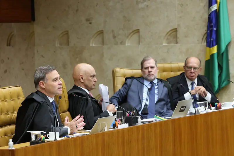 gazetadopovo's tweet photo. Ministros do STF decidem sozinhos em 85% dos casos, aponta estudo

https://t.co/ePlHpEVcOd https://t.co/1dLFaSvL0u
