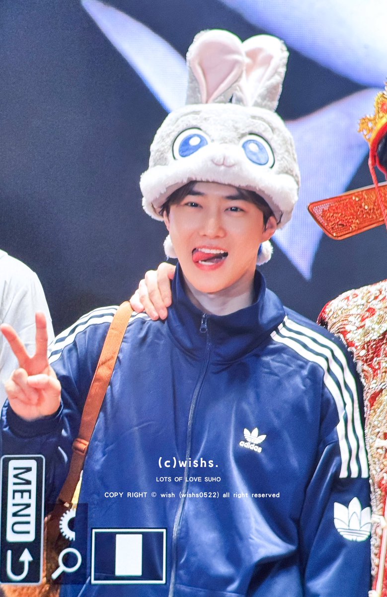 wishs0522's tweet photo. 260206 小芒 fansign event in Shanghai

#수호 #SUHO #준면 #김준면 #金俊勉 #スホ #EXO
@weareoneEXO https://t.co/WOs6VdDbA9
