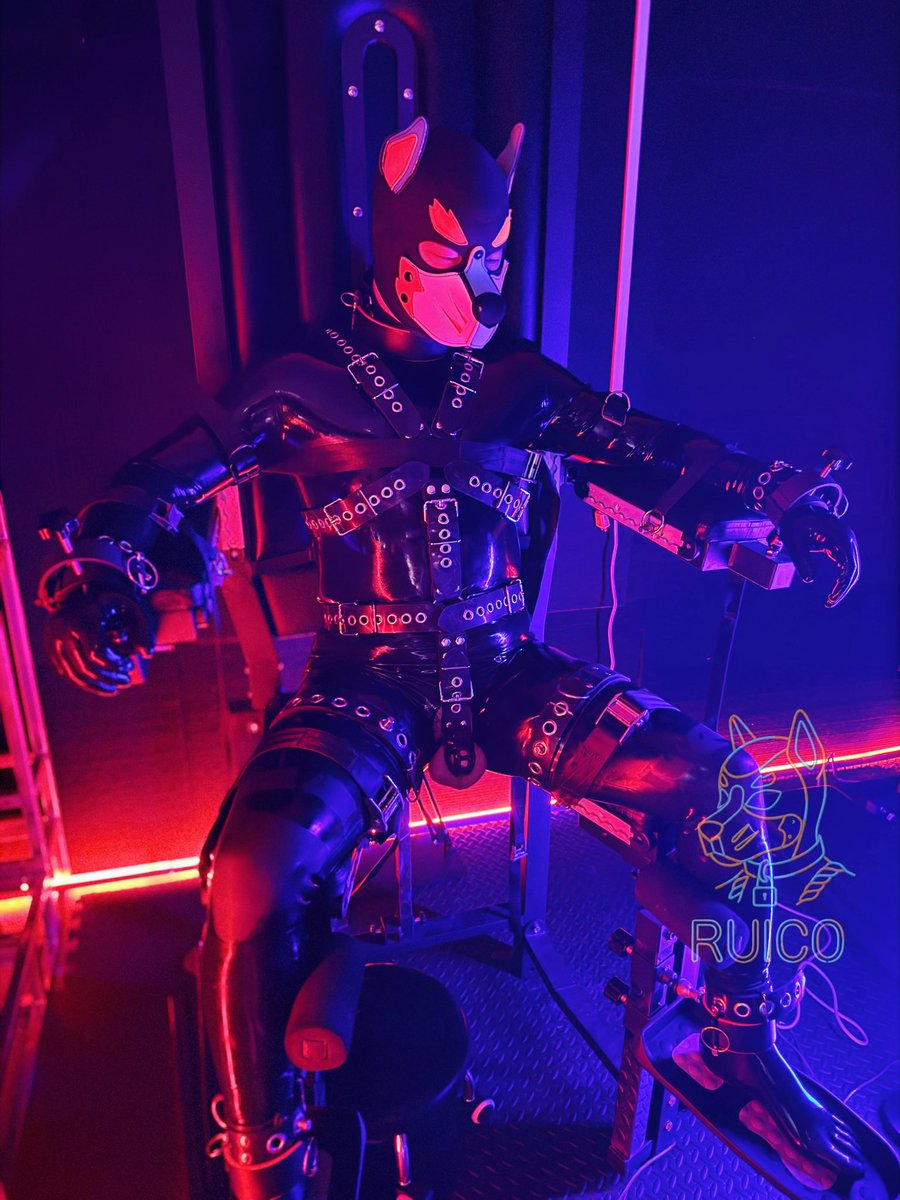 【Dungeon Explore 小黑屋系列】
摘锁的条件是接受无休止的边缘；
😵‍💫无数次接近射精，理智崩溃，无脑发骚
释放后才意识到游戏刚刚开始，机器没有任何停下来的迹象.
😵‍💫不想射，但被迫榨精.
“你会累，可机器不会”
抗拒-驯服-沉溺：无脑玩具培养工厂
Playroom：<a href="/chalishibingfen/">chali</a> 
📷：<a href="/OrgBearLoveRope/">橘子熊🐻</a>