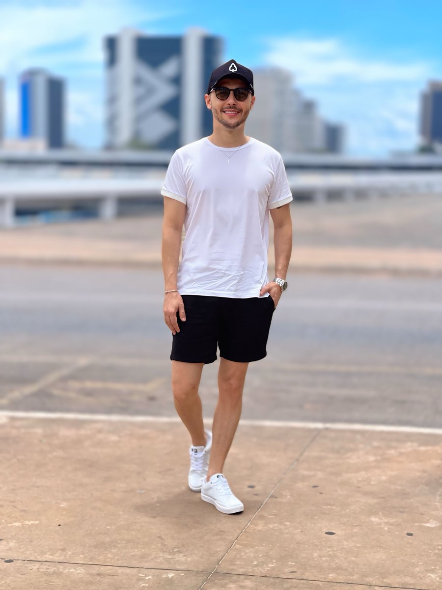 FredSodr1's tweet photo. Respeita krlho 😂🤍
#BSB https://t.co/gDO1sEWHl9