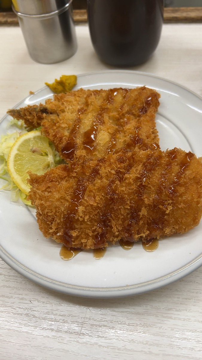 hebenoleke's tweet photo. 今週の一平
#肉豆腐
#ちくわぶ煮 
#アジフライとイカフライ 
#にこごり 
#ガツ刺し https://t.co/KQtbAVZUTh