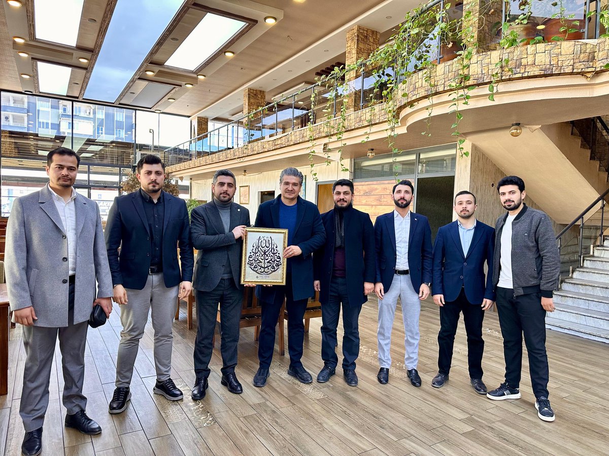 Şanlıurfa Birlik Vakfı Gençlik Teşekkülü yönetim kurulu üyeleri olarak , Birlik Vakfı Kurucular Kurulu Üyesi olarak görevlendirilen Şanlıurfa Birlik Vakfı Başkanı İbrahim Halil Kızılelma’ya hayırlı olsun ziyaretinde bulunduk. 

<a href="/mstfalkn25/">Mustafa Alkan</a> <a href="/Av_KIZILELMA/">İbrahim H.Kızılelma</a> <a href="/OmerFKrb/">Dr. Ömer Faruk Karabulut</a>