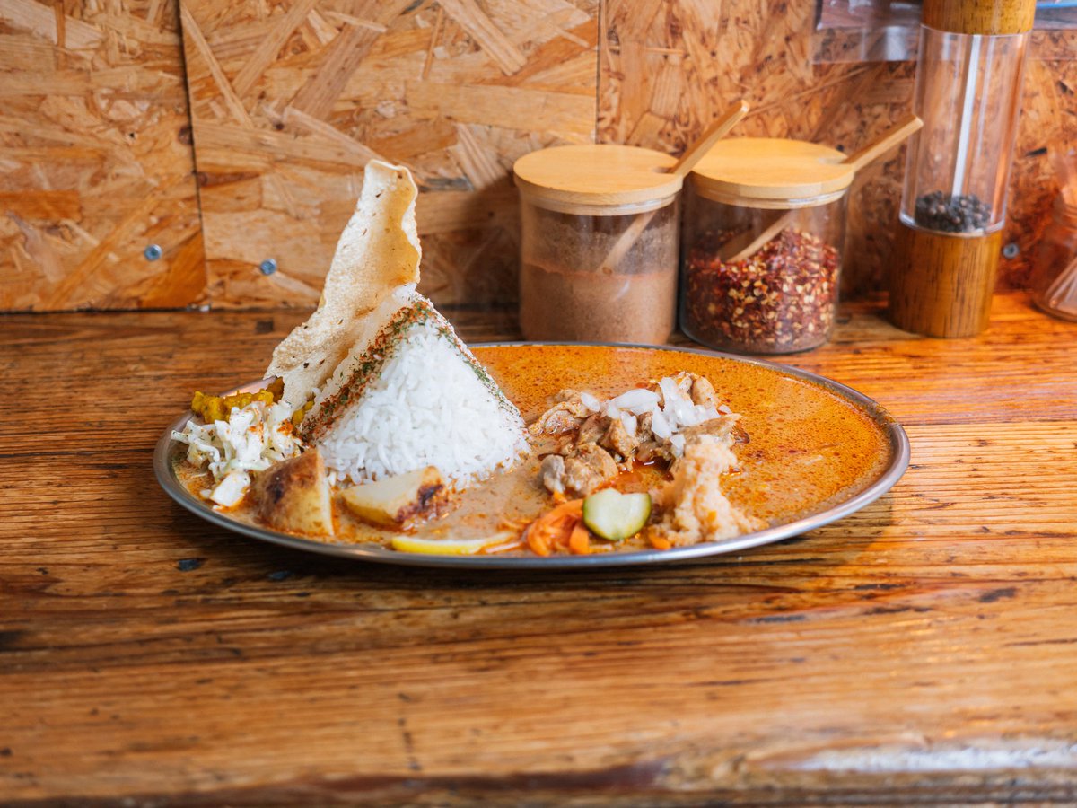 ironspring's tweet image. 今日の昼もカレーでした。
ララカレー🍛久しぶり。
スパイス効いてて辛めだけどめちゃくちゃ美味かった！！！