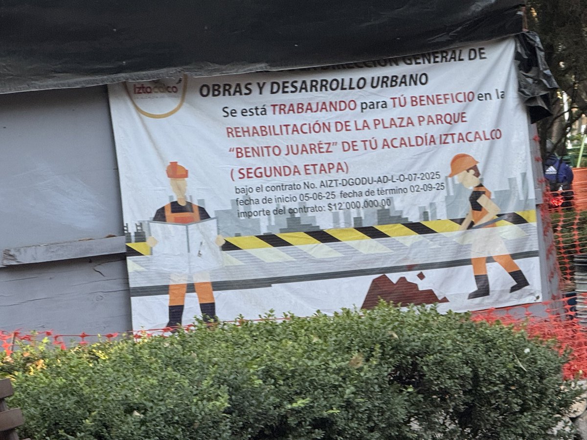 razzorrblade's tweet photo. @IztacalcoAl  necesitan un sexenio para abrir un mini espacio de perros que hicieron en la alcaldía? Porque los incompetentes de @SOBSECDMX de la delegación están de adorno dejando cada vez más horrible y solo poniendo candados a lo pendejo  🙄 https://t.co/qRRAKsuUeW