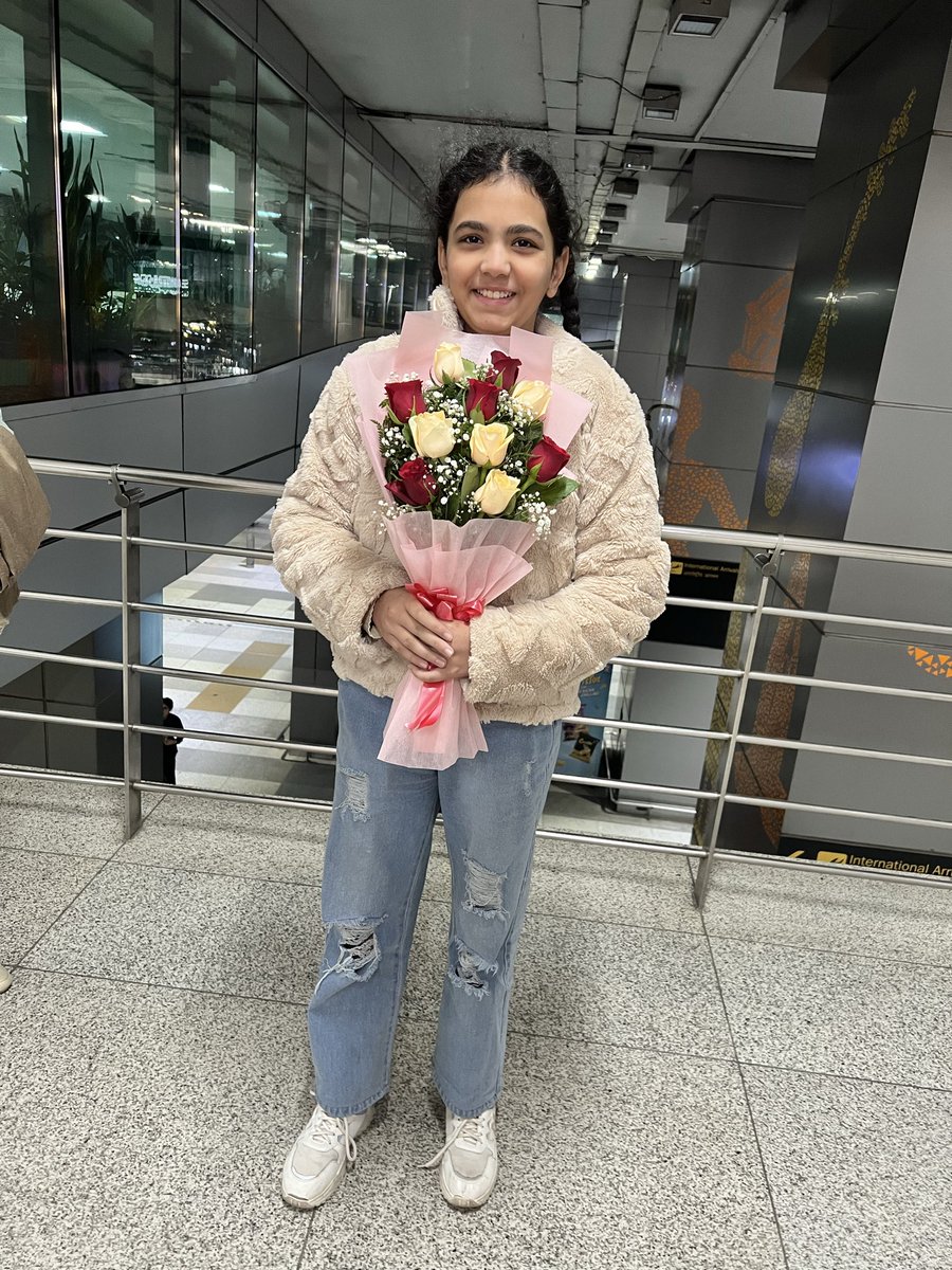 Gkingbatth's tweet photo. #doughter #son #child #delhi #Airportfashion #friday https://t.co/2oMAkQNUIL