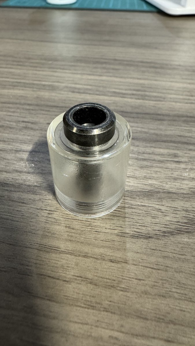 prizma_vape's tweet photo. どなたか、このステンレスのチムニーパーツを作れる方いらっしゃいませんかね、、、
なるべくお安く。。
Fev用のPRIZMAを作ったのですが、そもそもこのパーツを持ってないと使えません😅 https://t.co/ztK0iQbi9V