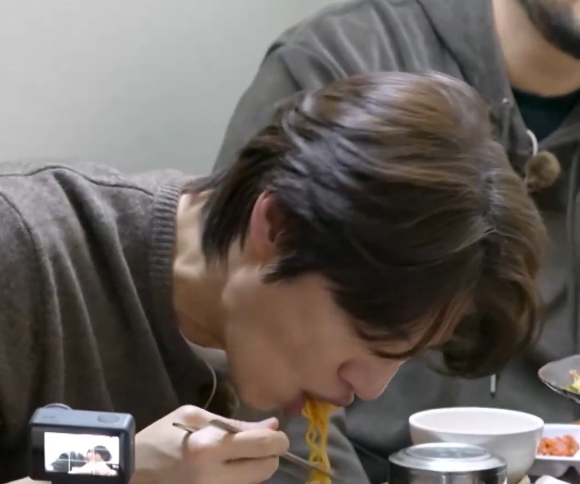 손호영이 가게 하나 다 묵제