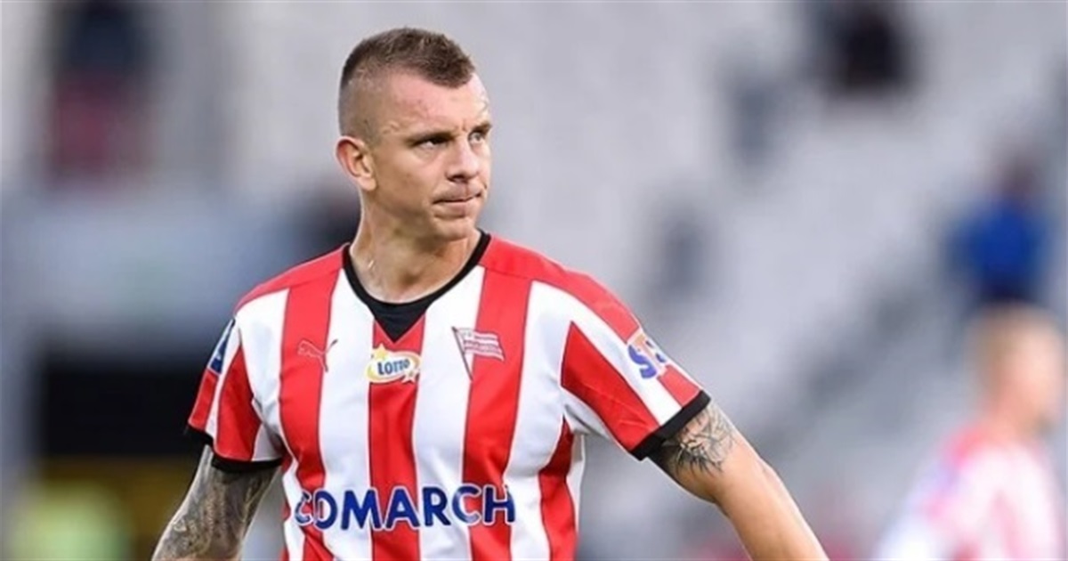 Były ukraiński piłkarz Cracovii Ołeksij Dytjatjew – o sytuacji z Mudrykiem:

„To młody chłopak, który tak naprawdę nie wie, o czym mówi, i powtarza hasła, których, jak widać, nie rozumie. Nie będę go bronił. Mogę powiedzieć Mudrykowi jedno: podchodź do takich tematów mądrzej.