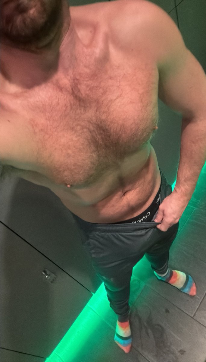 Normalhornyguy tweet media