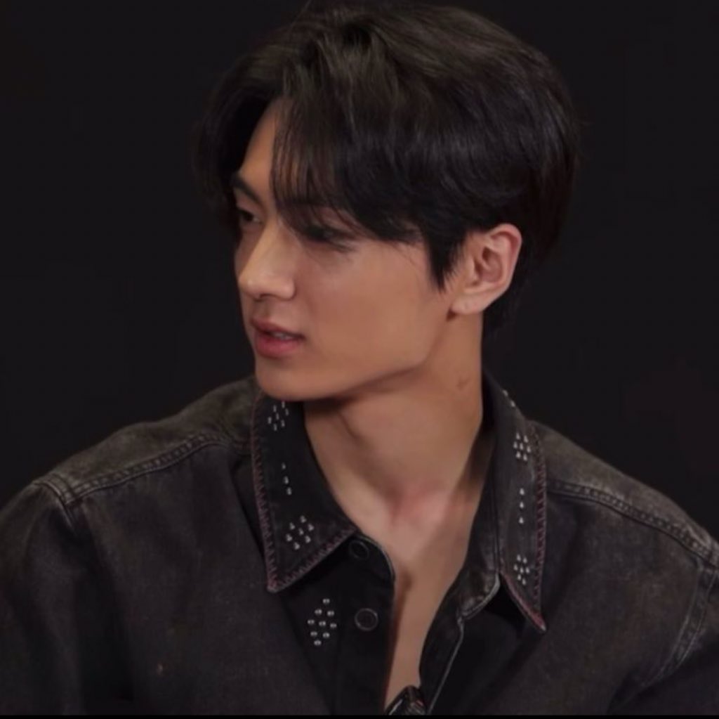 jjongprotector's tweet image. 미남의 진가는 화장한듯안한듯한얼굴과 쌩얼에서 드러난다..