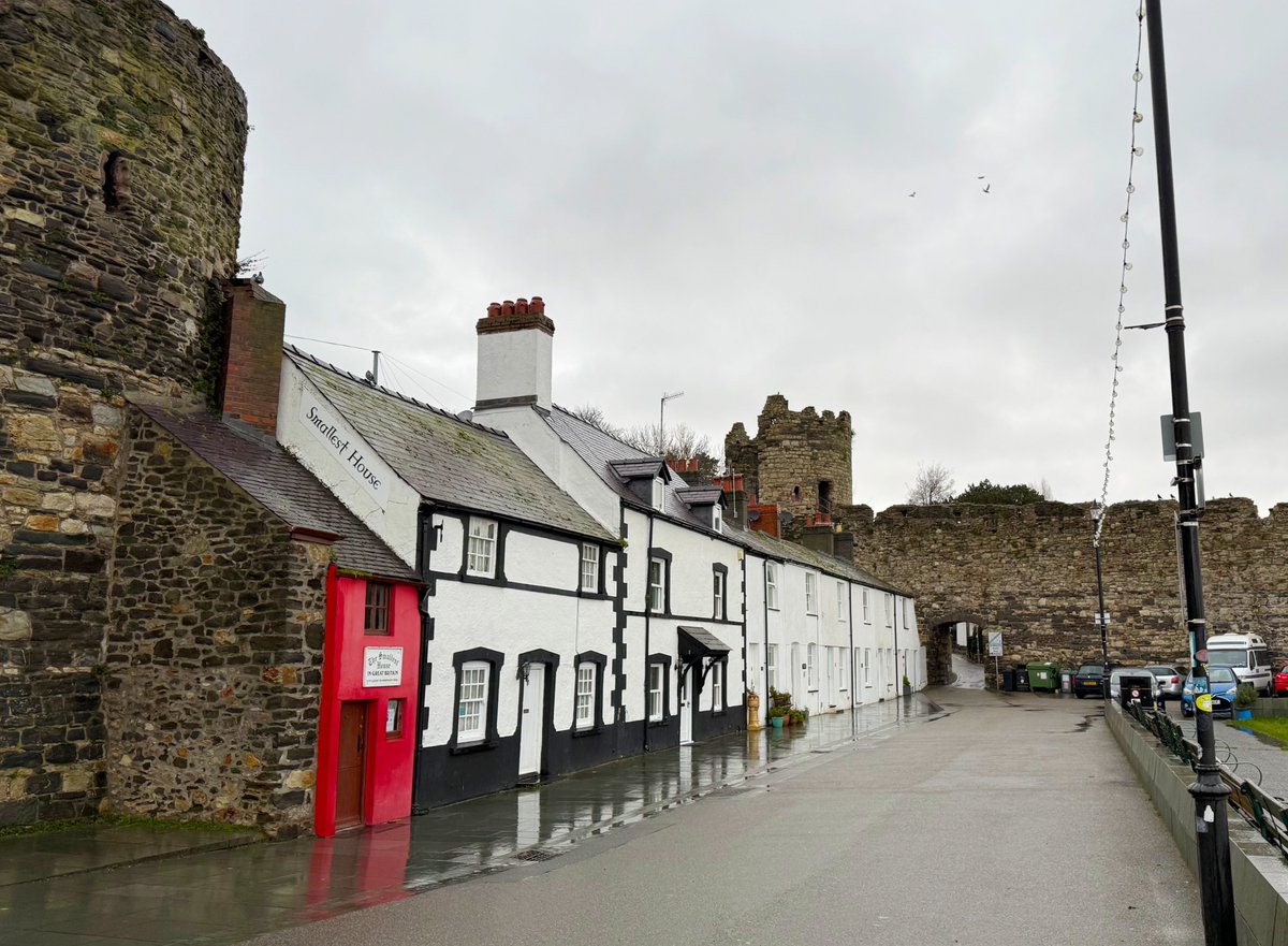 APTtraining's tweet photo. 📍 Conwy, Wales — a beautiful setting for the final day of an SFT Essentials (Solution-Focused Therapy) course.

A big thank you to Dr Luan Pessall for sharing these lovely photos 🏴󠁧󠁢󠁷󠁬󠁳󠁿

#Conwy #NorthWales #Wales https://t.co/5kHEpLZ0Tn