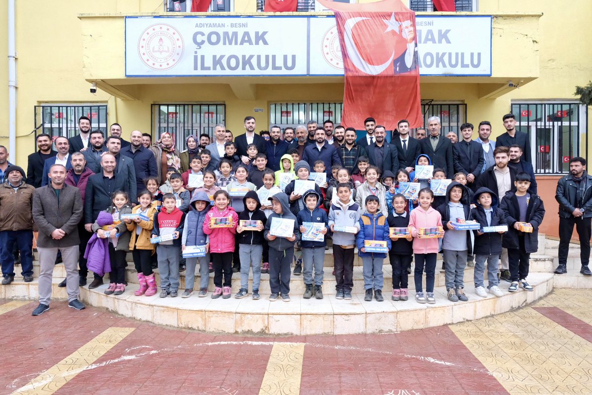 📍Adıyaman | Besni - Çomak Köyü

Biz sadece yıkılan şehirlerimizi
değil, sarsılmaz umutlarımızı ve hayallerimizi de bu ışıldayan gözler için yeniden ayağa kaldırıyoruz.

El birliğiyle, çocuklarımızın gülüşüyle iyileşiyoruz.

#6subat2023