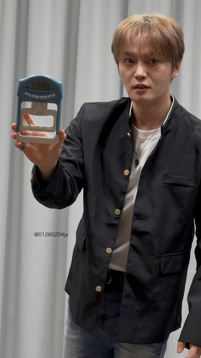 20260206 fromm season's greeting fansign　握力測定
1回目←58.3 
2回目→57.4
#ジェジュン #JAEJOONG #재중 #金在中 #KIMJAEJOONG #김재중