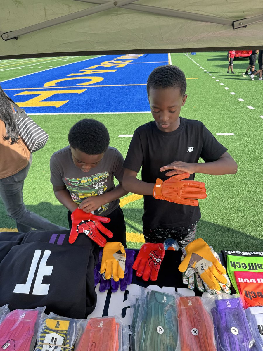 FootballTech Training & Apparel tweet media