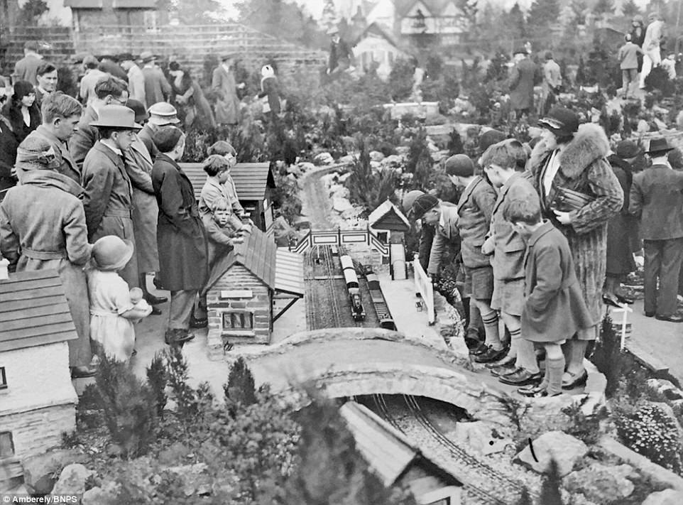 *@Bekonscot Model Village seeks new CEO*
The world's oldest original model village (est. 1929) is seeking a new (full-size) leader for this heritage visitor attraction. As it nears its centenary, and as the most recent MD retires, the Board of Trustees is looking to recruit a