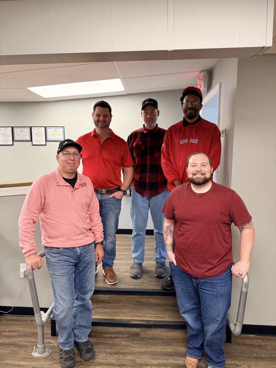 Holmaninc tweet media