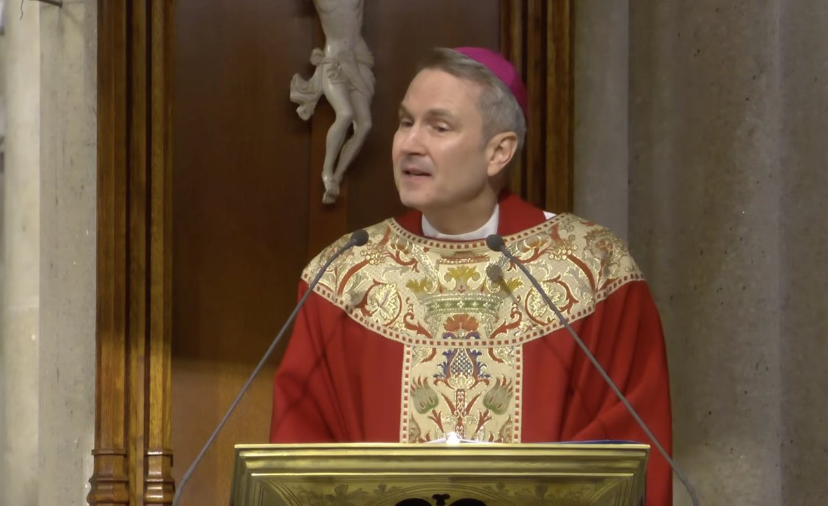 ChristopherHale's tweet image. “The Catholic Church isn’t a country club. A club exists to serve its member. The Church exists to go out and serve all people. We exist to follow Jesus who fed the hungry, healed the sick, rejected hatred, and proclaimed love.” — Archbishop Hicks