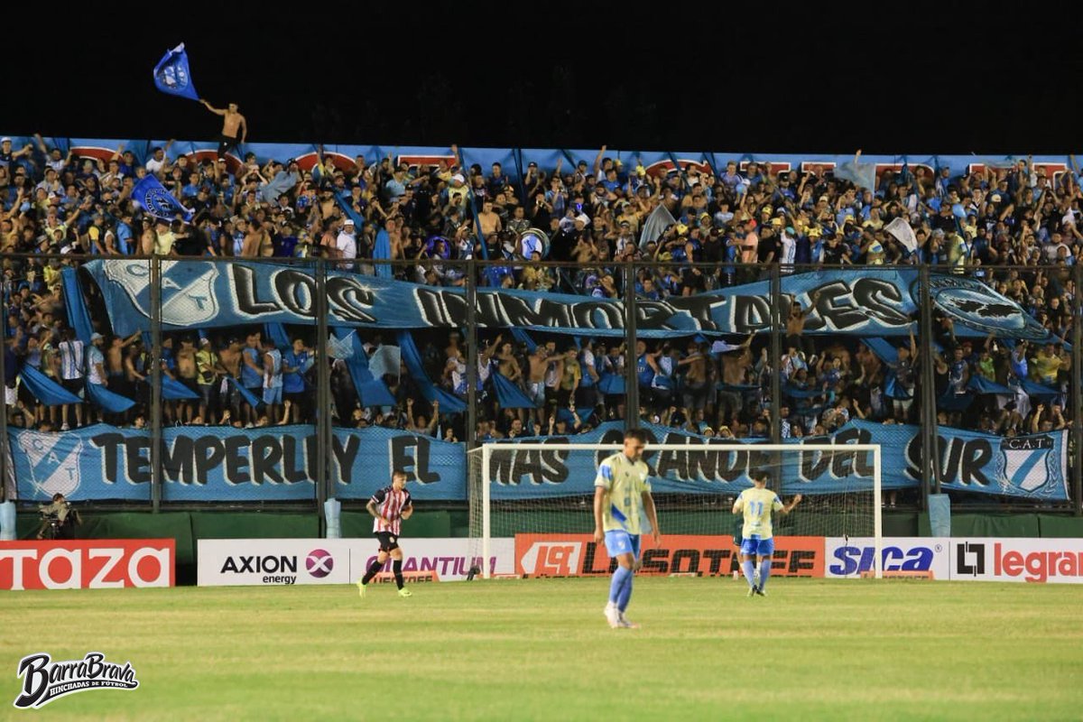 Temperley el más grande del sur
La Barra Brava Los Inmortales de Temperley anoche vs Barracas Central por Copa Argentina