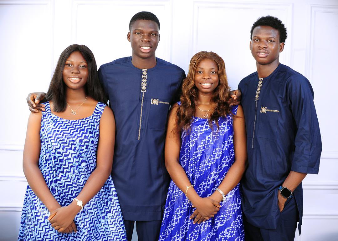 osuomchukwu's tweet photo. Capturing moments, creating memories 💕 Love my tribe, living our best life together 🌟✨ Grateful for these beautiful souls and the laughter we share 😂 #familytime #photodump #love #familygoals #happiness https://t.co/rqQkarIc5W