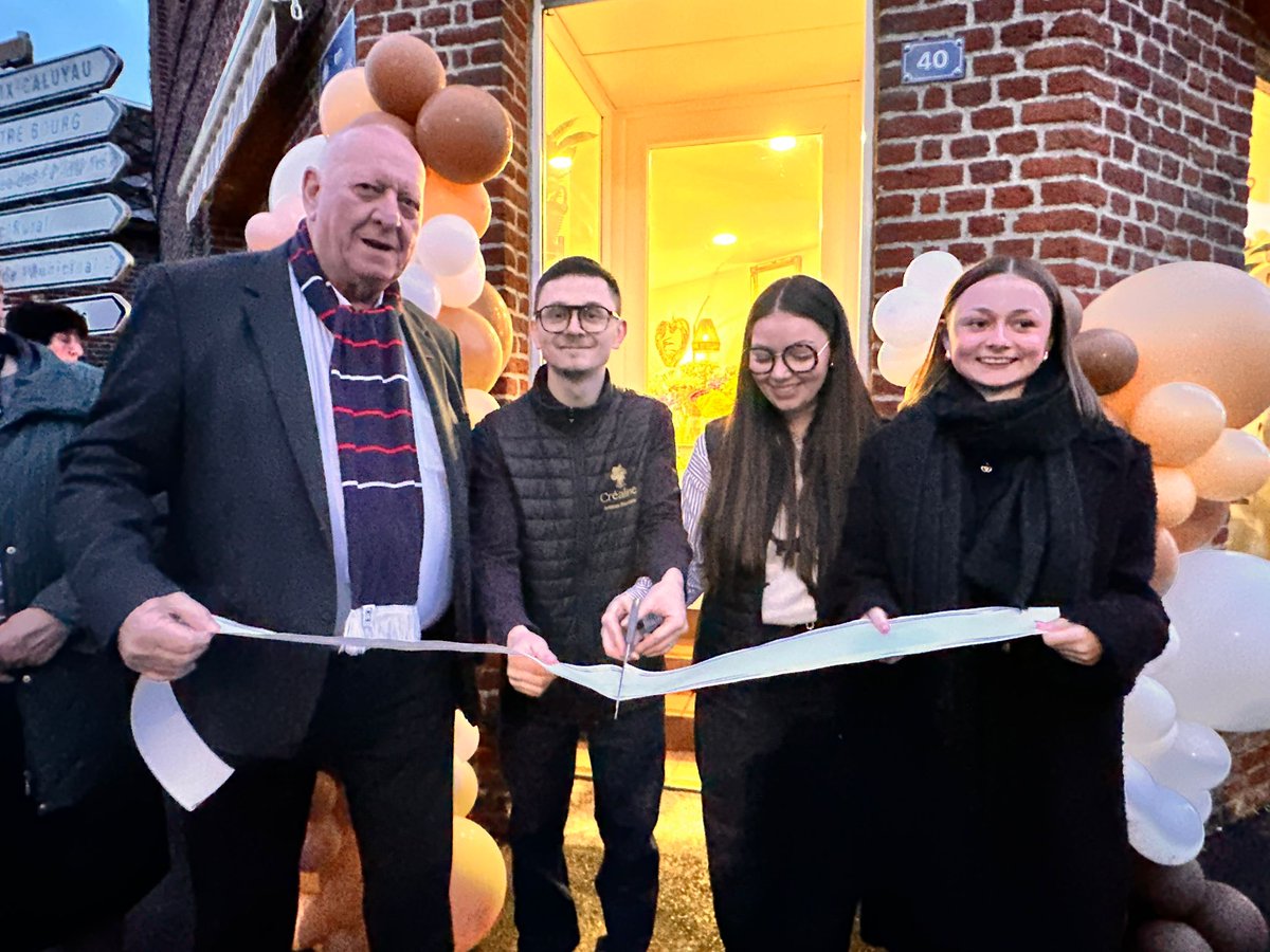 TaverneMichael's tweet photo. Ce vendredi soir, ma suppléante Sabrina Thomas s'est rendue à l'inauguration du nouveau local des artisans fleuristes de Créaline  , désormais installé dans la commune de #bousies .

De nombreuses personnes étaient présentes pour souhaiter la bienvenue à Rémi et Aline dans ce nouveau chapitre de leur aventure professionnelle.

Je leur adresse tous mes voeux de réussite et je remercie Monsieur le maire, André Ducarne, pour leur avoir permis de s'installer si rapidement dans leur nouveau local.

Je remercie également Rémi et Aline pour leur invitation et leur renouvelle tous mes voeux de bonheur et de succès.