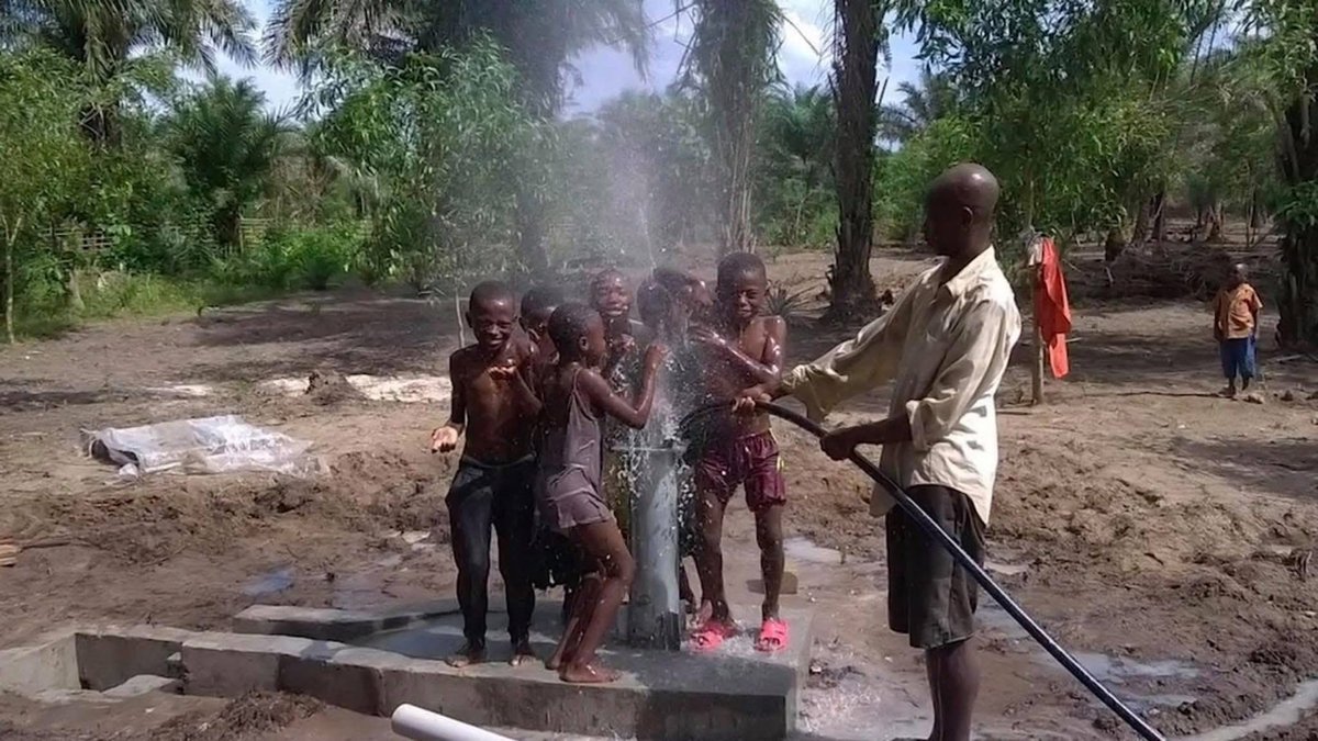 Triste nouvelle au Sankuru : l’homme de Dieu et philanthrope américain Paul Law est décédé aujourd’hui à Lodja. Il a réalisé sa dernière émission hier avec le journaliste François Lendo, dans sa résidence de Lodja.

Installés au Sankuru depuis 1968, Paul Law et sa femme ont